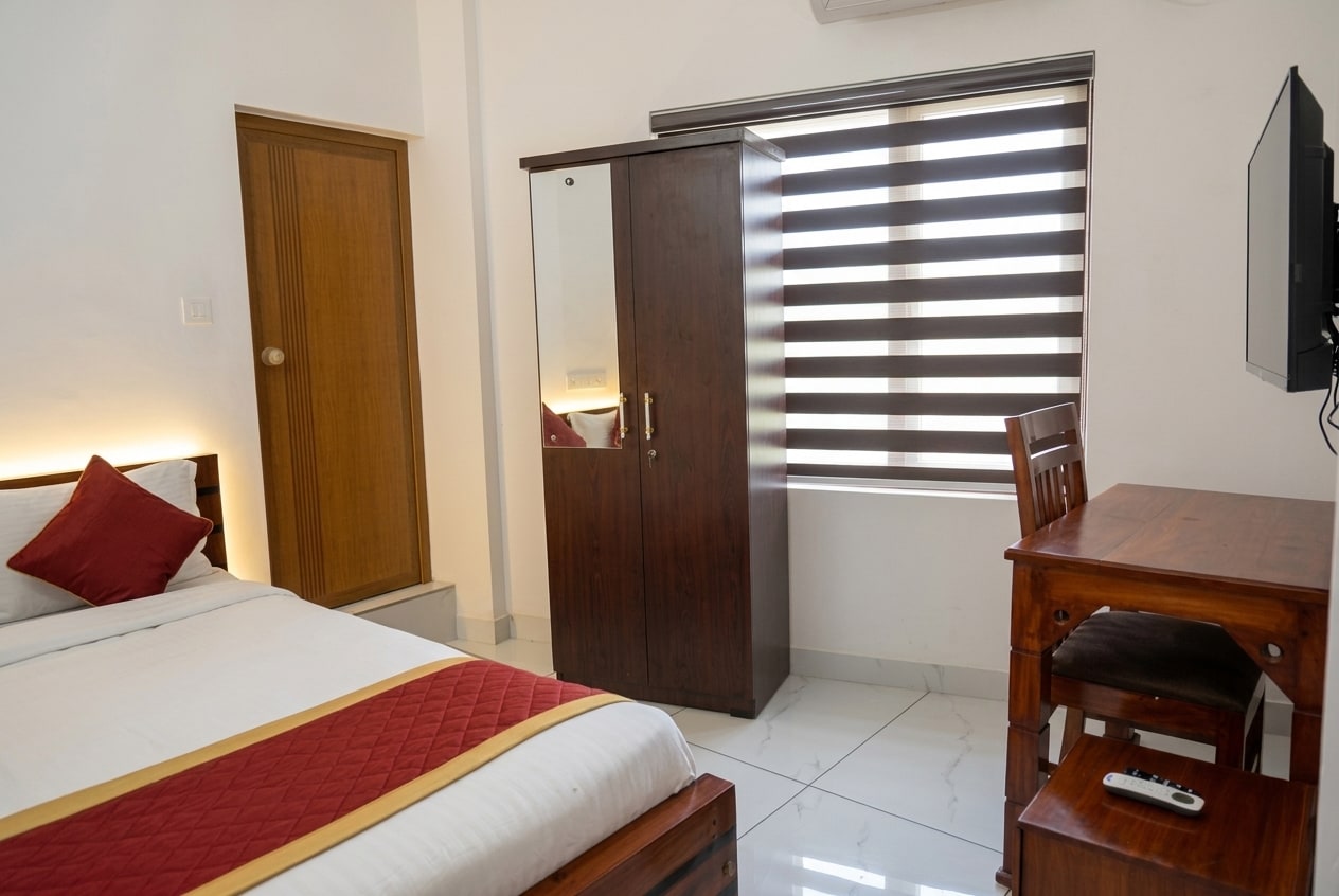 Neo Stayza Trivandrum | Near Padmanabhaswamy Temple & Trivandrum Central Railway Station - Tap to explore photos