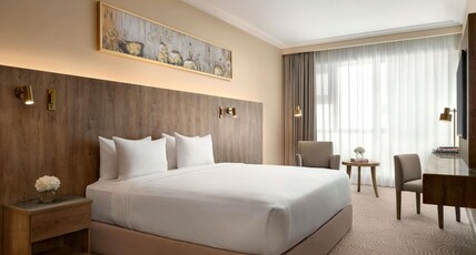 Movenpick Hotel & Residences Hajar Tower Makkah Room Type - Superior room king bed part kaaba view Movenpick Hotel & Residences Hajar Tower Makkah Room Type - Superior room king bed part kaaba view