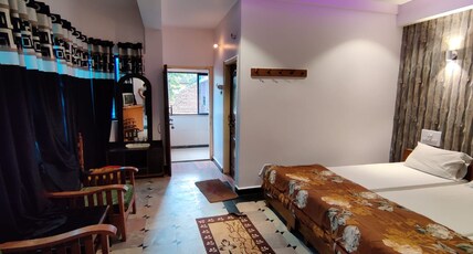 HOTEL NAVRATNA PALACE Room Type - DOUBLE DLX NON AC ROOM