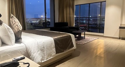 Presidency Airport hotel Room Type - Executive Airport View Room