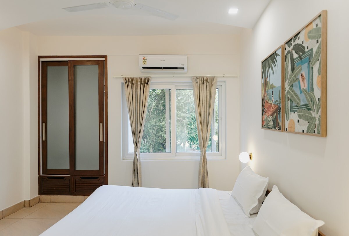 Neer 3bhk apartment near Tapovan - Tap to explore photos