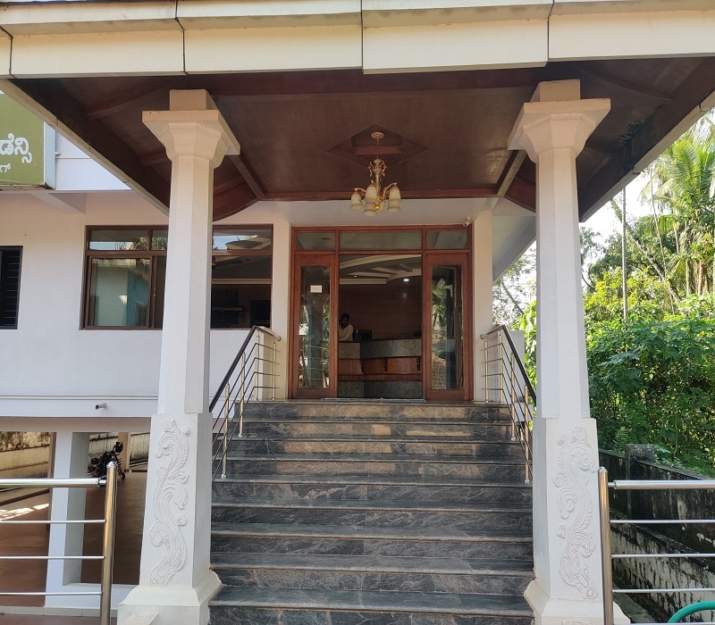 Hotel Srinivasa Residency - Boarding & Lodging - Tap to explore photos