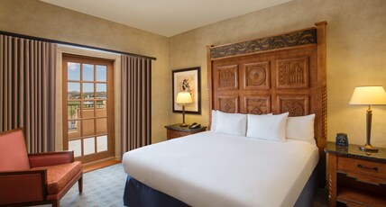 Hilton Santa Fe Buffalo Thunder Room Type - 1 KING BED TERRACE SUITE