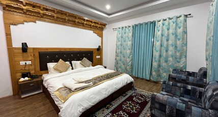 Hotel Royal Plaza Room Type - Deluxe Room