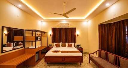 Cozykey dehradun Room Type - CozyKey Premium Room