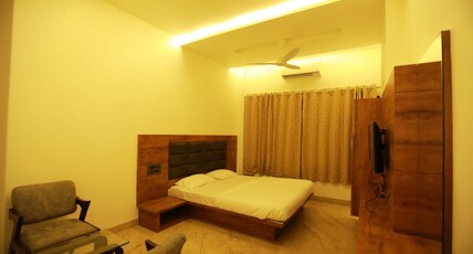 HOTEL VIKRANT Room Type - Deluxe Room