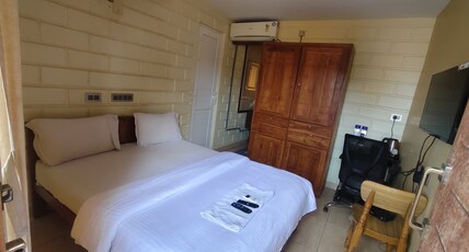 Rewa Ecostays Room Type - Deluxe AC Room
