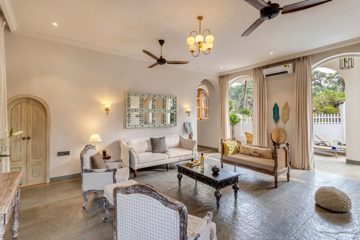 Pvt pool 5 mins to beach Near popular cafes - Tap to explore photos