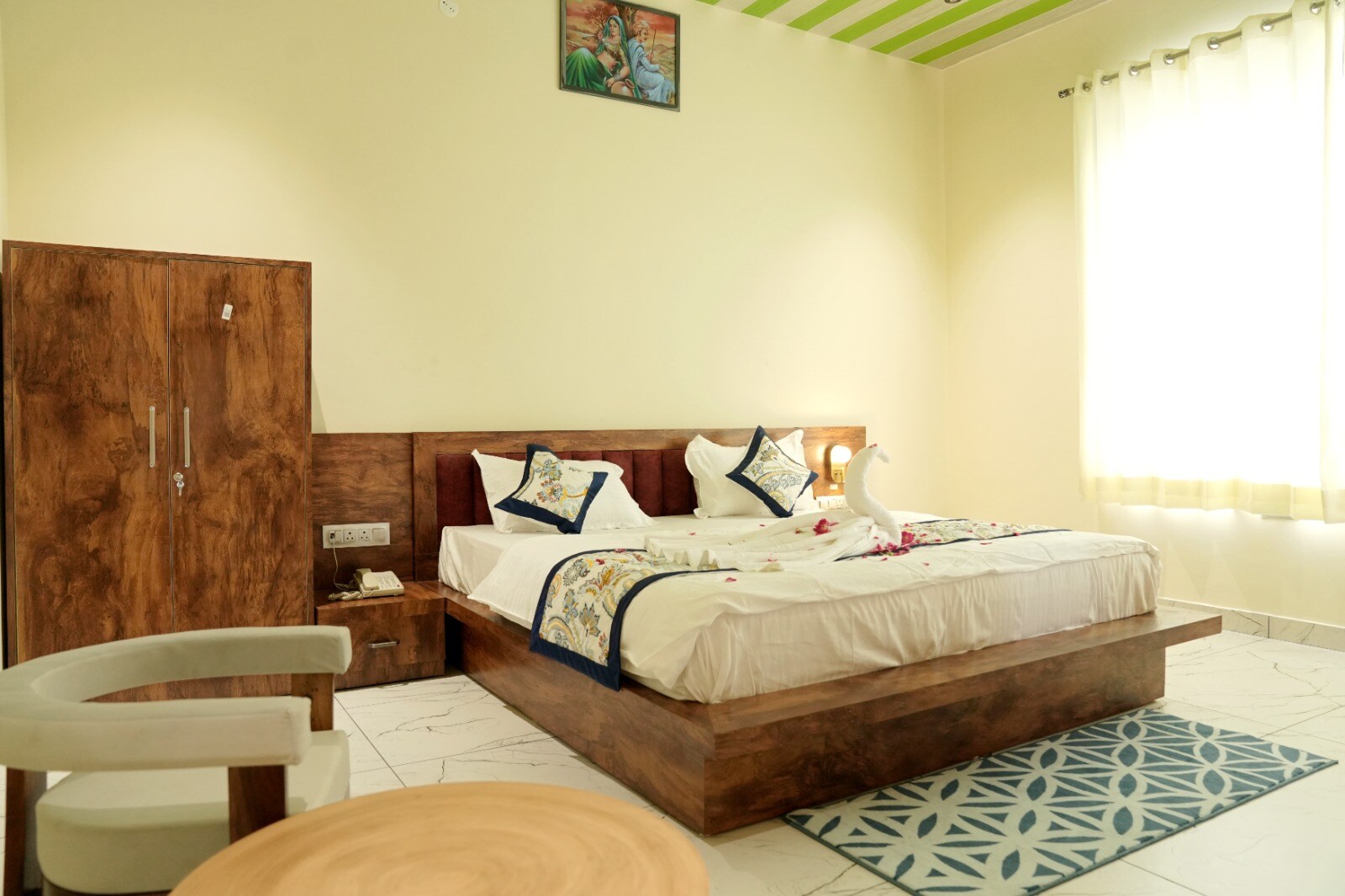 Jangal Resort - Tap to explore photos