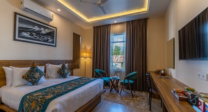 HOTEL FIRDOUS BY SOLAIRE Room Type - Super Deluxe Room HOTEL FIRDOUS BY SOLAIRE Room Type - Super Deluxe Room