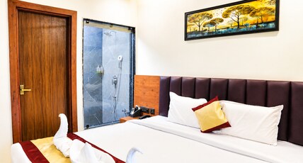 HOTEL GALADARI Room Type - Executive Couple Room