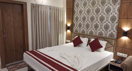 Monalisa Inn Room Type - Standard AC 2Bedded Room