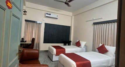 NK GUEST HOUSE Room Type - Deluxe Twin Room