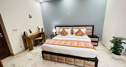 Grove Residency | A Peaceful Hideaway in Hauz Khas Room Type - Deluxe Room