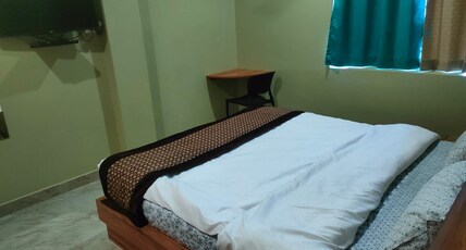 Hotel Rishabh Room Type - Bedroom 2