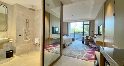 Crowne Plaza Huzhou Room Type - 1 King Standard Accessible