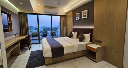 hotel skyro inn Room Type - Super Deluxe Room