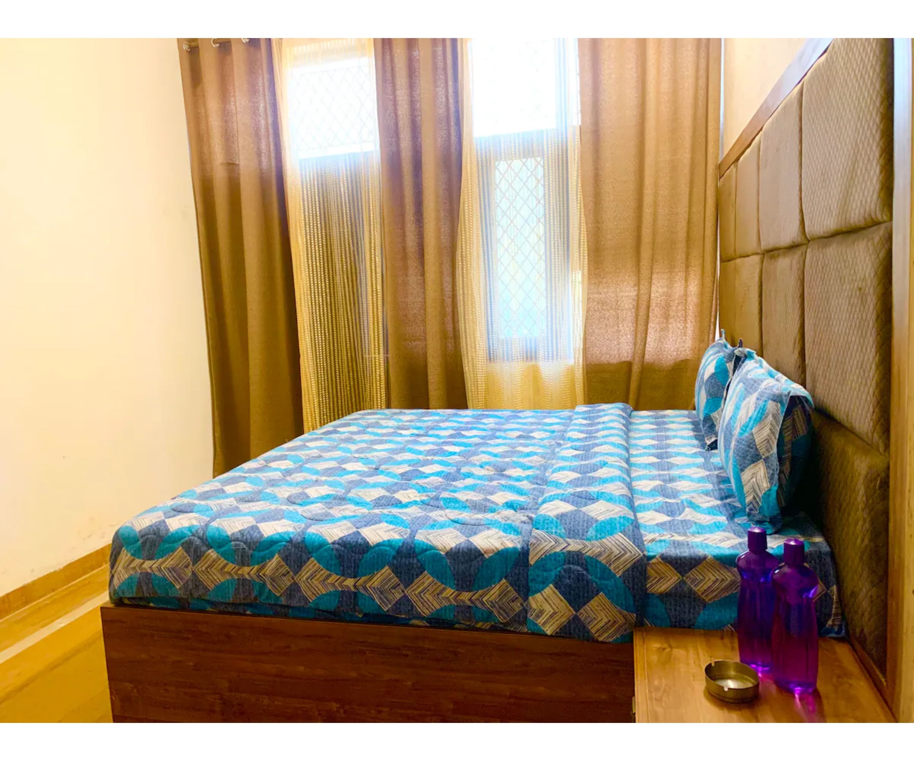 Instay 7 |Relax 3bhk Big Theater Screen - Tap to explore photos