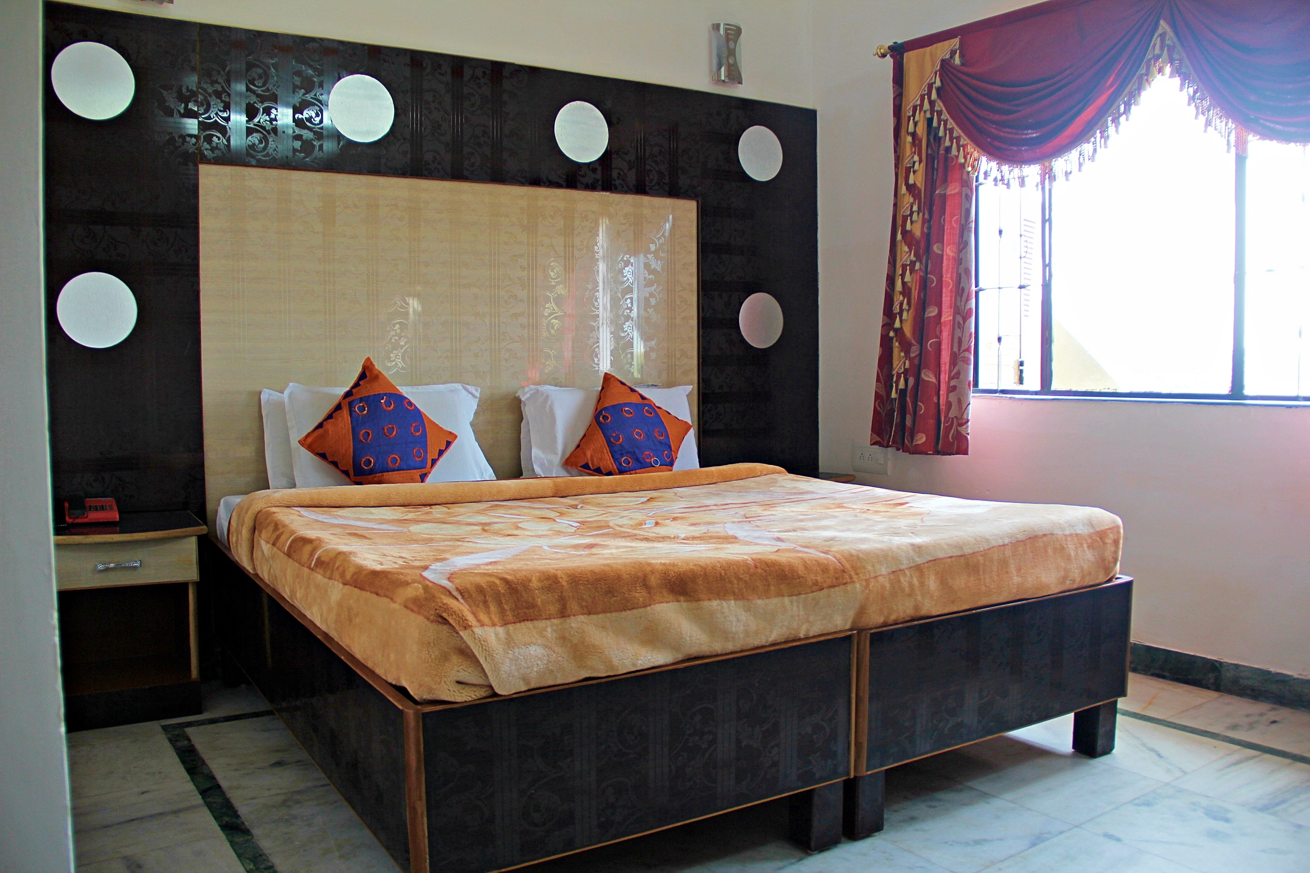 Hotel Taj Plaza - Tap to explore photos