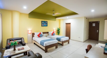 Galaxy Hotel Room Type - Executive Room Twin Bed (Complimentary Hi-Speed Wi-Fi Service)