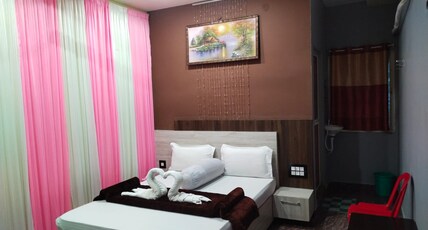 Hotel Hariom & Mandap , Daringbadi (Raikia) Room Type - Deluxe AC Suit