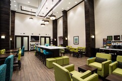 Hampton Inn & Suites East Gate Regina