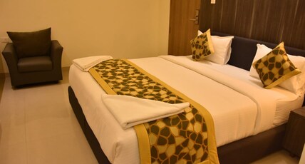 Ibrizz Park Room Type - Standard Double bed AC