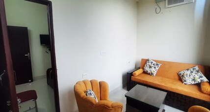 The Bird Room Type - Family Room