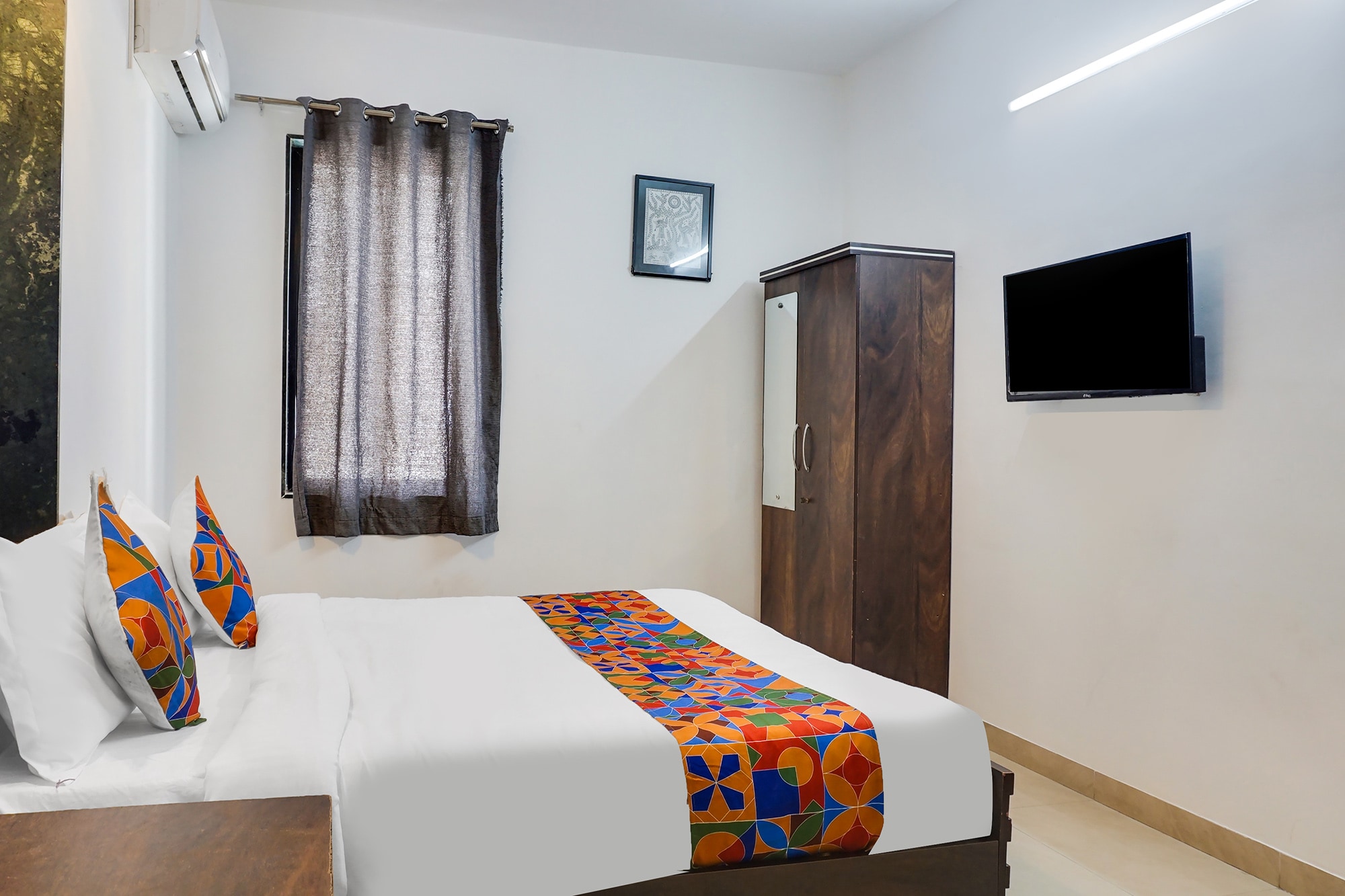 FabHotel Kohinoor Residency I - Nr. Dmart, Baner - Tap to explore photos