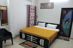 Varuna Palace | Near Mandir & Ghat's