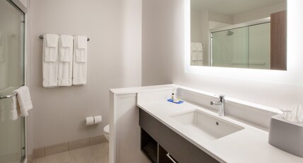 Holiday Inn Express & Suites PHOENIX DWTN - STATE CAPITOL Room Type - 2 Queen Beds Suite Comm Accessible