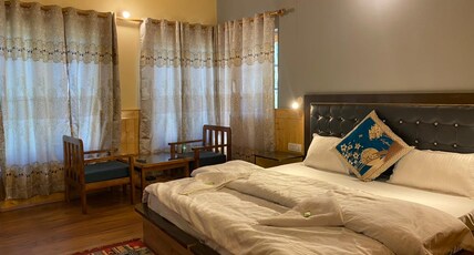 Zaltak Room Type - Deluxe Room with Balcony