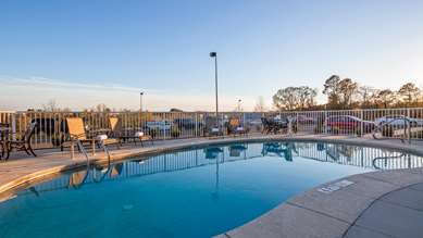 Best Western Dothan Inn & Suites