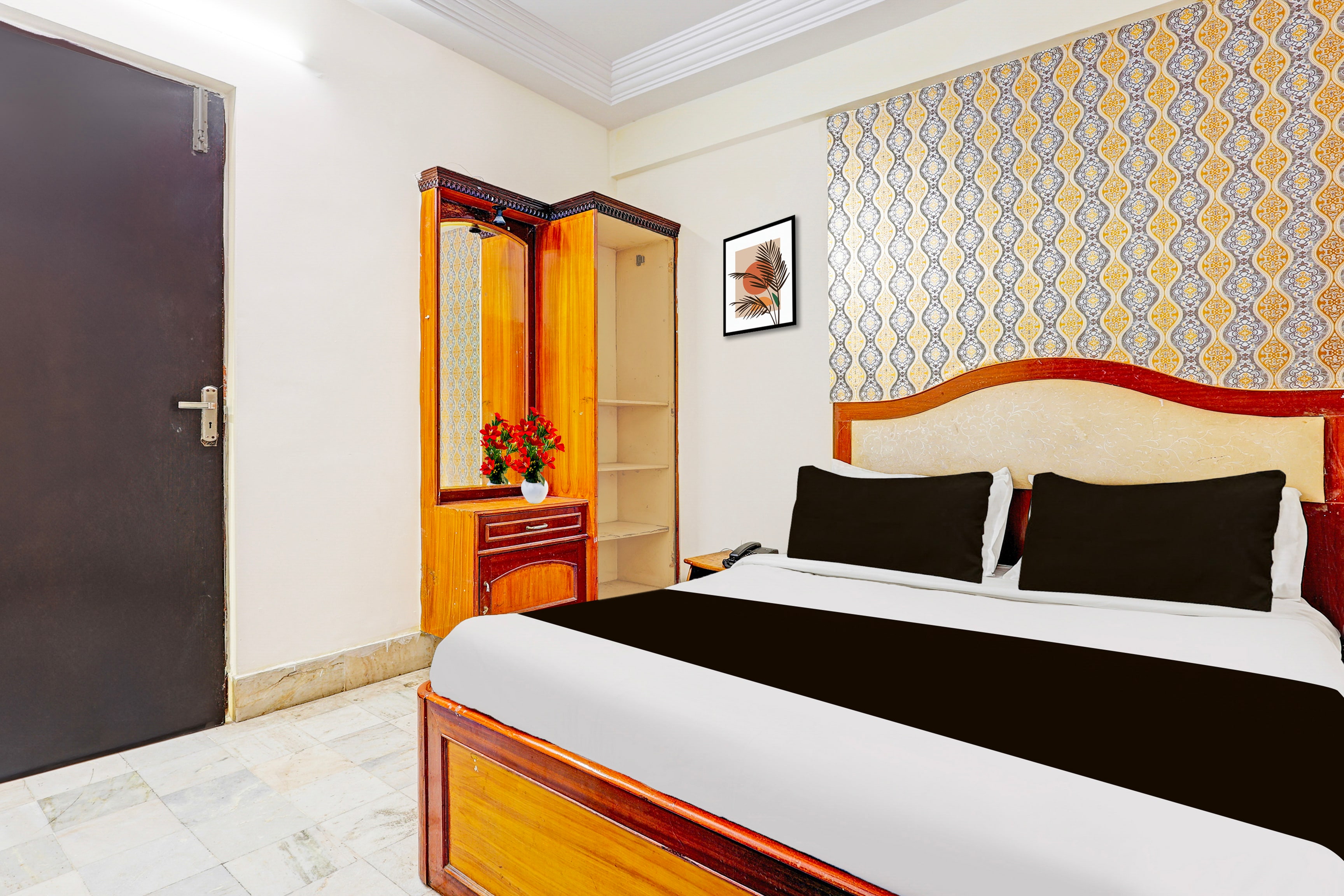 OYO Hotel O Besant Road - Tap to explore photos
