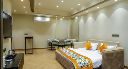 Qotel Signature Coleman @ Janakpuri Room Type - Executive Suite with Spacious Living Area & Mini Bar Qotel Signature Coleman @ Janakpuri Room Type - Executive Suite with Spacious Living Area & Mini Bar