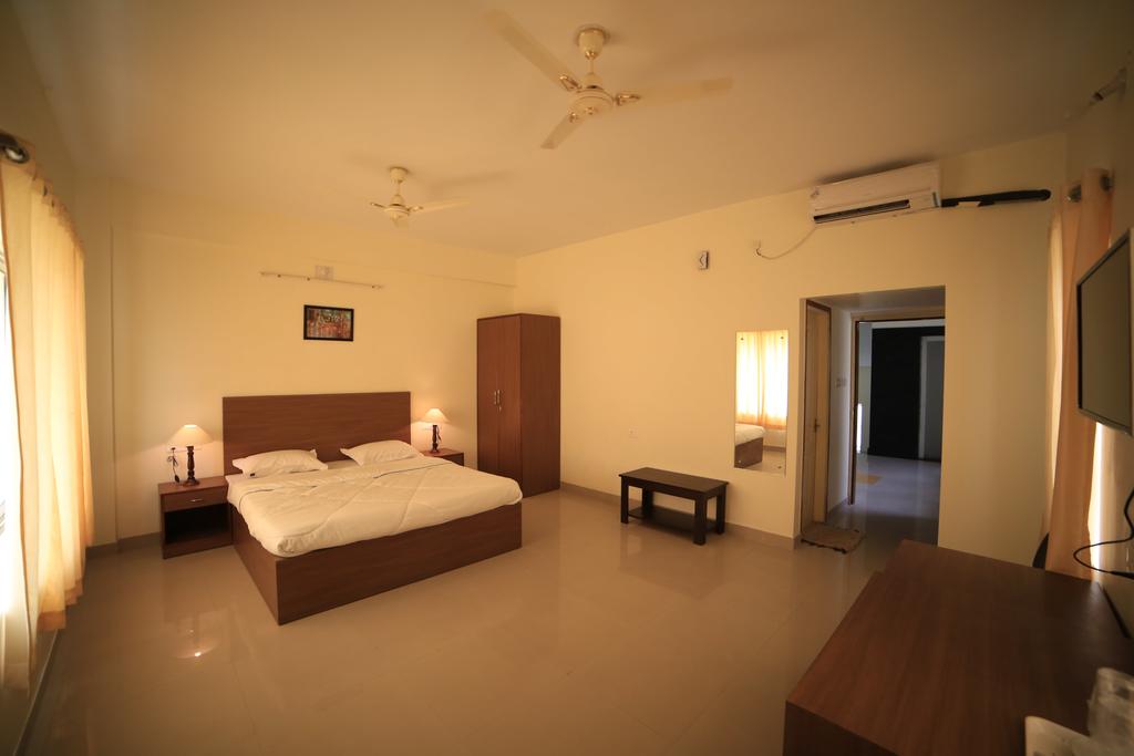 Hotel Pankaj - Tap to explore photos