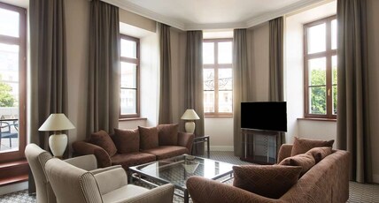 Radisson Blu Carlton Hotel, Bratislava Room Type - Suite - Historical Theatre View