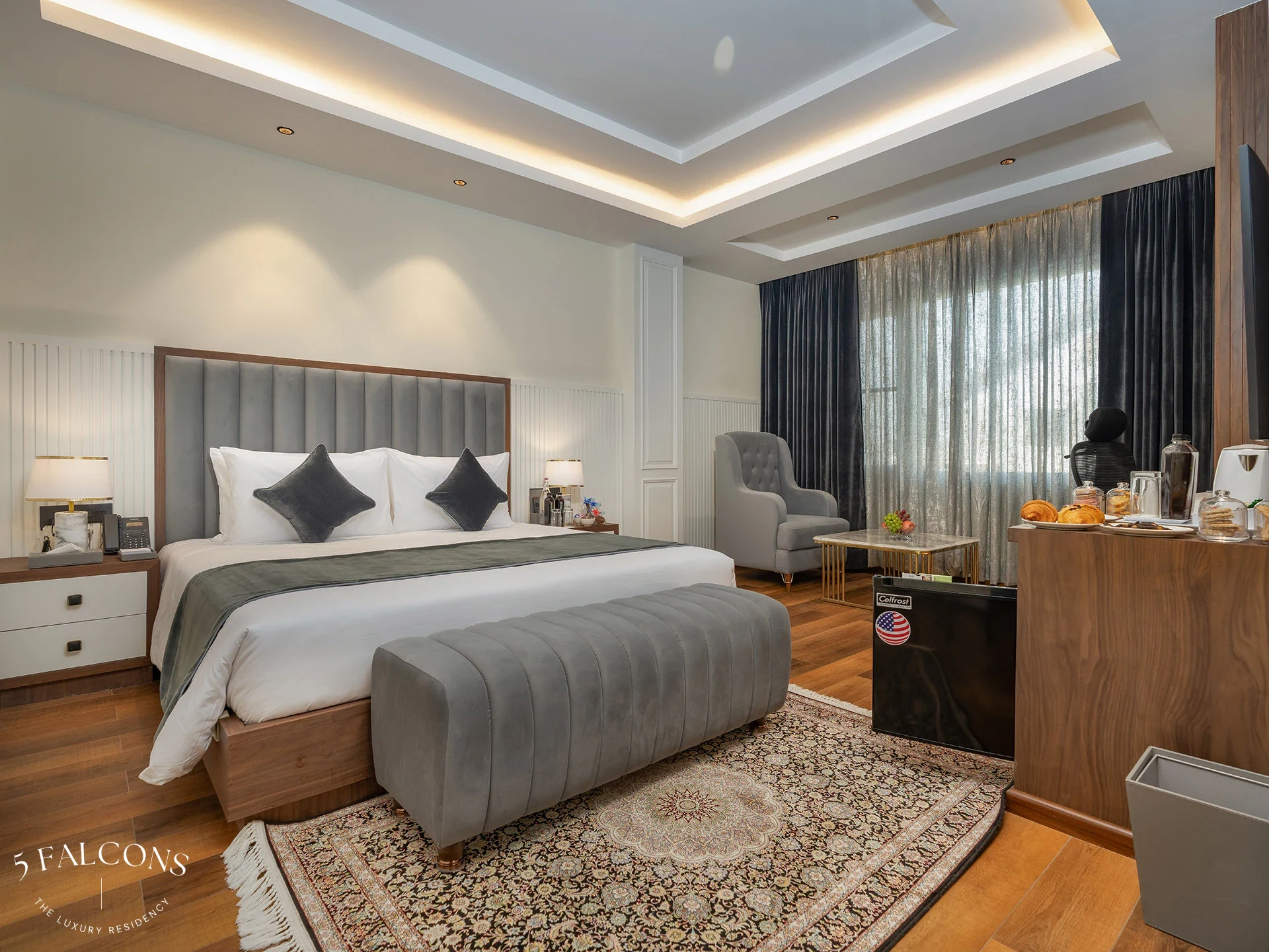 5 Falcons - The Luxury Residency Room Type - Super Deluxe Room