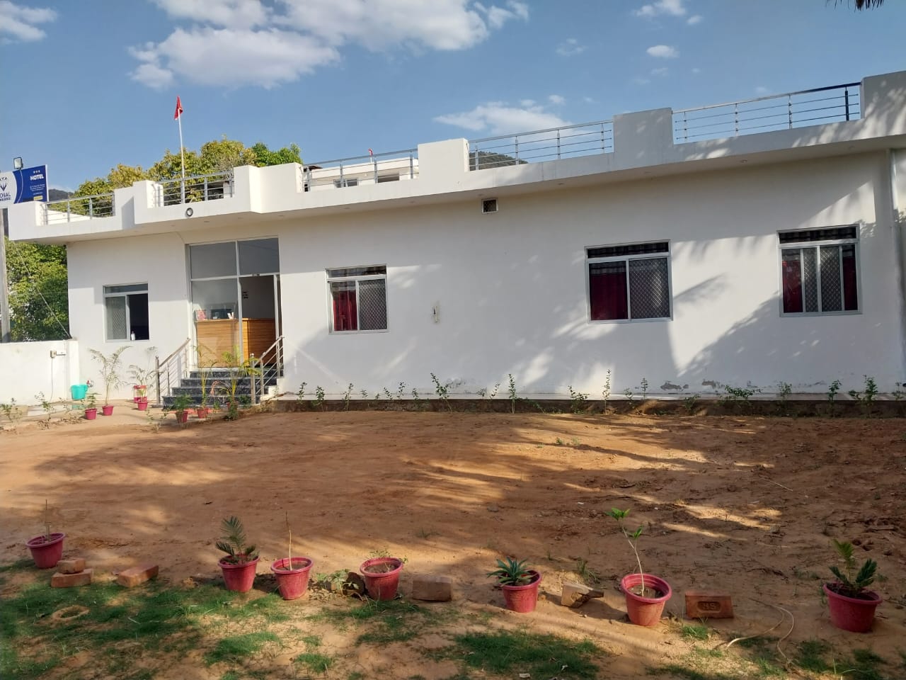 Royal Diamond - Tap to explore photos