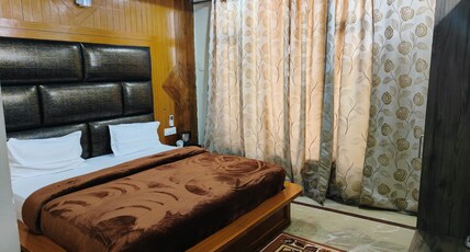 Hotel Shagun Palace  Room Type - SEMI DELUXE(AC Rooms)