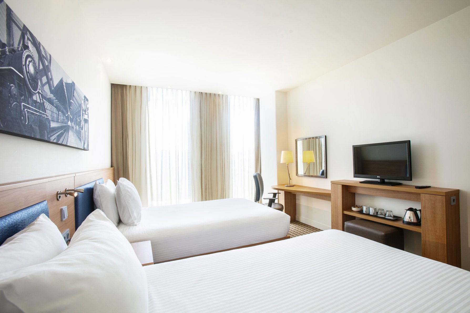 Hampton by Hilton Amsterdam / Arena Boulevard - Tap to explore photos