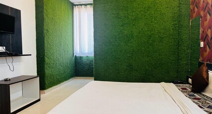 hotel aravali palace Room Type - Deluxe Room
