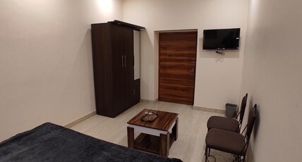 Kanhaiya Lal Damodar Das Homestay Room Type - Deluxe Double 4