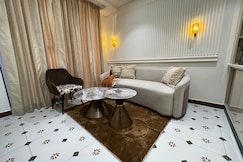 The Lodgers | 1BHK Apartment Near Ramada Sector 45