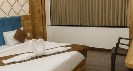 Hotel Vraj Palace Room Type - Premium Room
