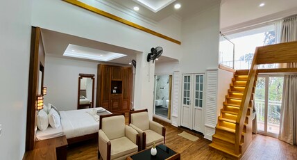 Hotel White House Munnar | Luxury Resort Room Type - Royal Duplex Family Suite with Balcony