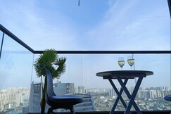 Photos of Luxurious Suite 21st top floor by Galaxy Studio
