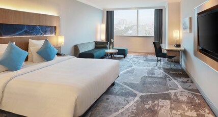 Novotel Jakarta Mangga Dua Square Hotel Room Type - Executive Deluxe Room with 1 king-size bed Novotel Jakarta Mangga Dua Square Hotel Room Type - Executive Deluxe Room with 1 king-size bed