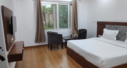 Dreamland Resort Room Type - Deluxe King Bed Room