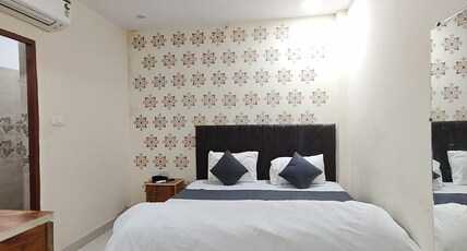 Hotel Kashi Grand Inn Room Type - Deluxe Room
